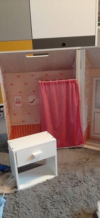 Polecam duży zestaw lalek, ubranka, domek-sklep-przebieralnia