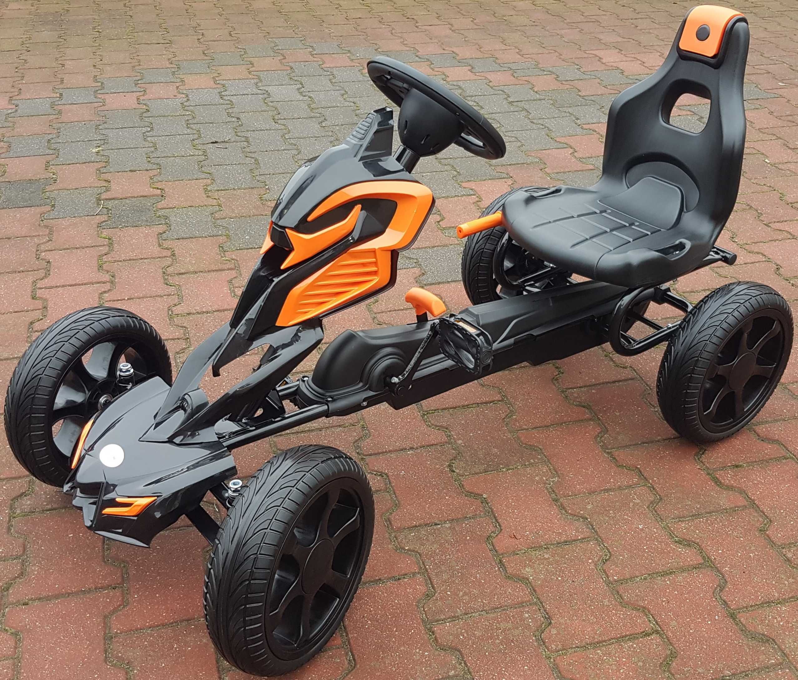 Gokart pojazd na cztery koła na pedały nie użyty 5-12 lat.