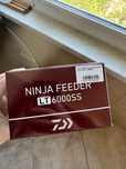 Катушка ninja feeder LT6000SS и фидер Daiwa 3.90m 150g 2 квивертипа