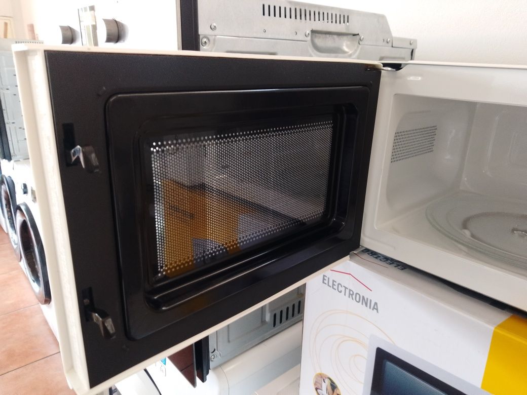 Microondas ELECTRONIA (Igual a Novo / Damos Garantia)