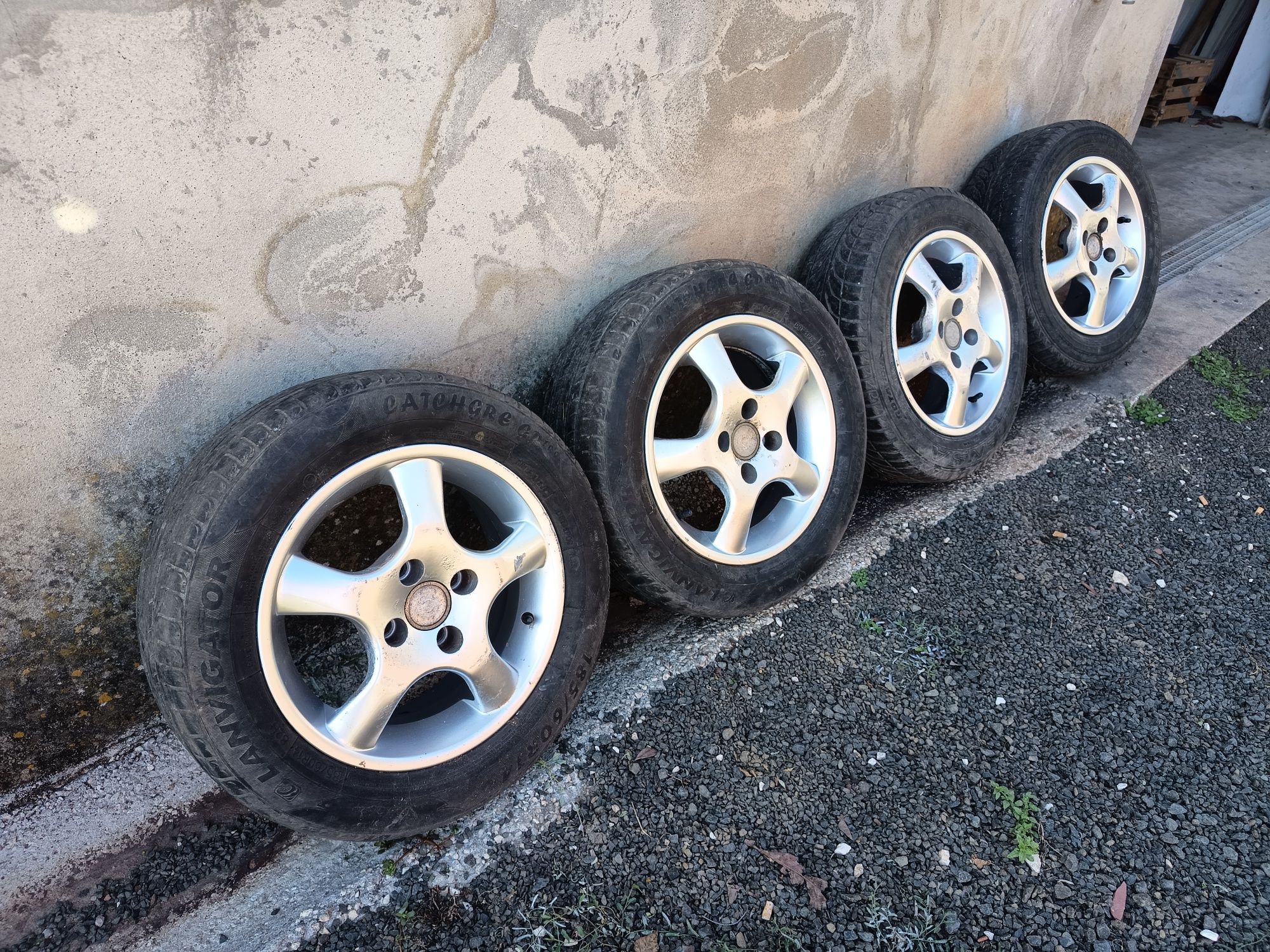 Jantes 14.  4x100 com pneus