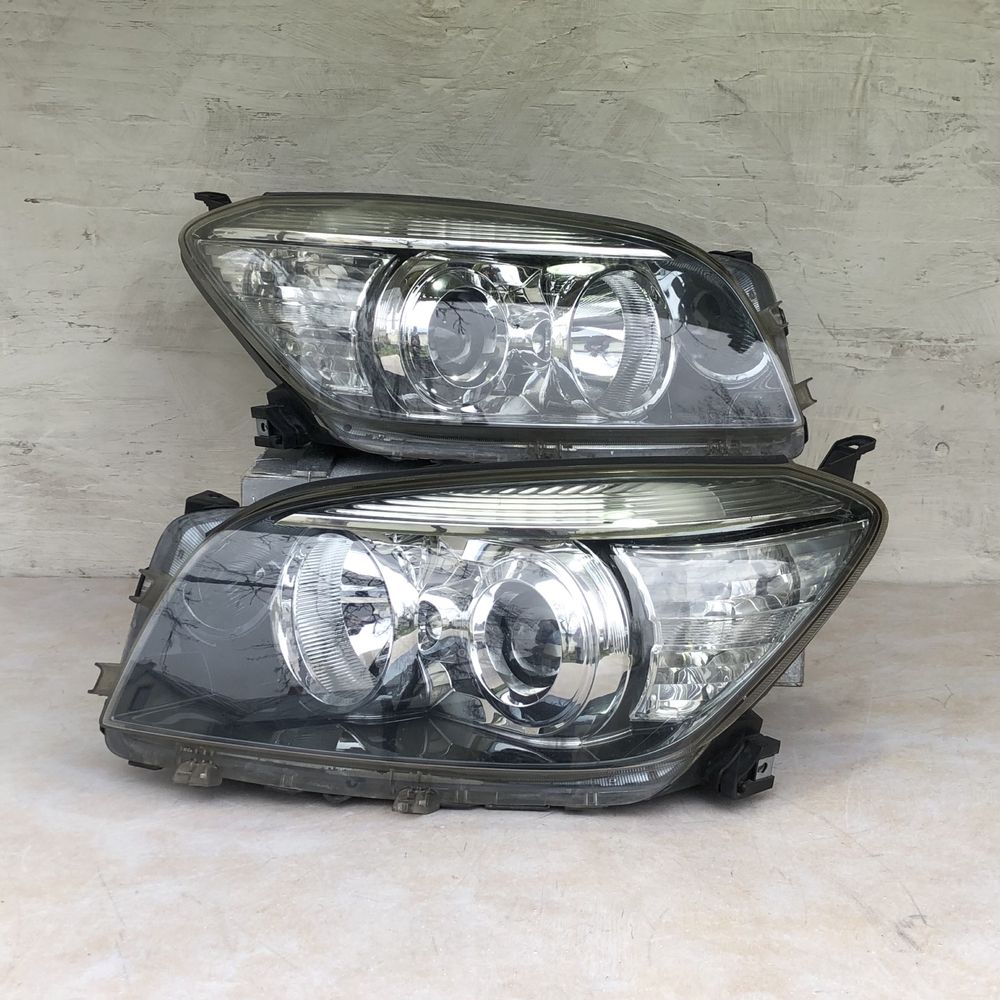 Фара Ліва Права Тойота RAV4 ICHIKOH  8117042311 8113042360