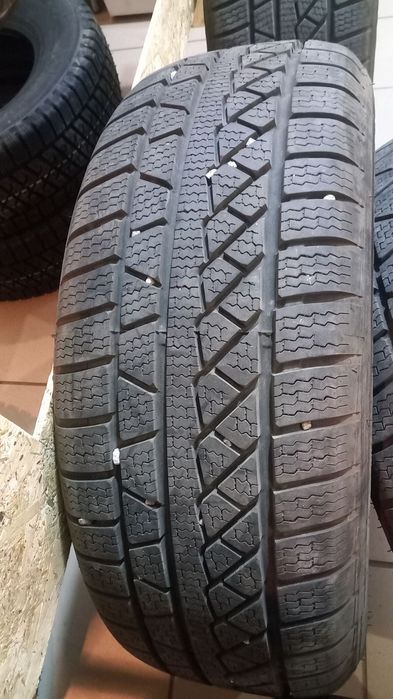 Продам зимние шины Petlas Explero 235/60 R 18