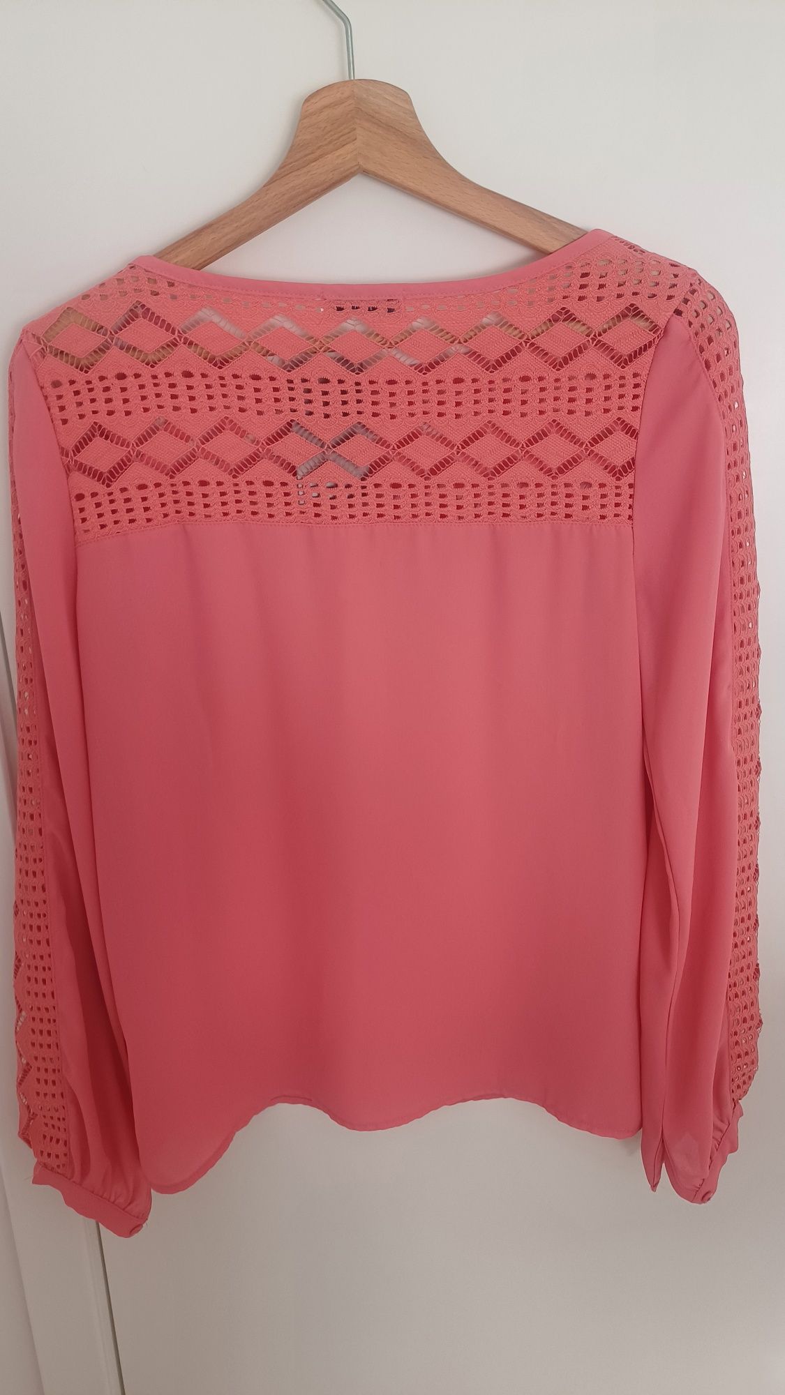 Blusa rendada (Nova) - M