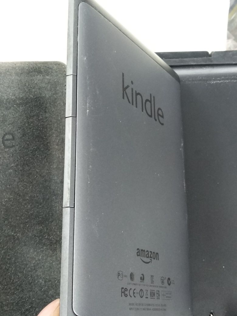 Электронная книга Pr Amazon kindle d01100