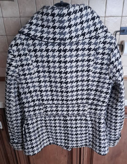Płaszczyk w pepitke  42