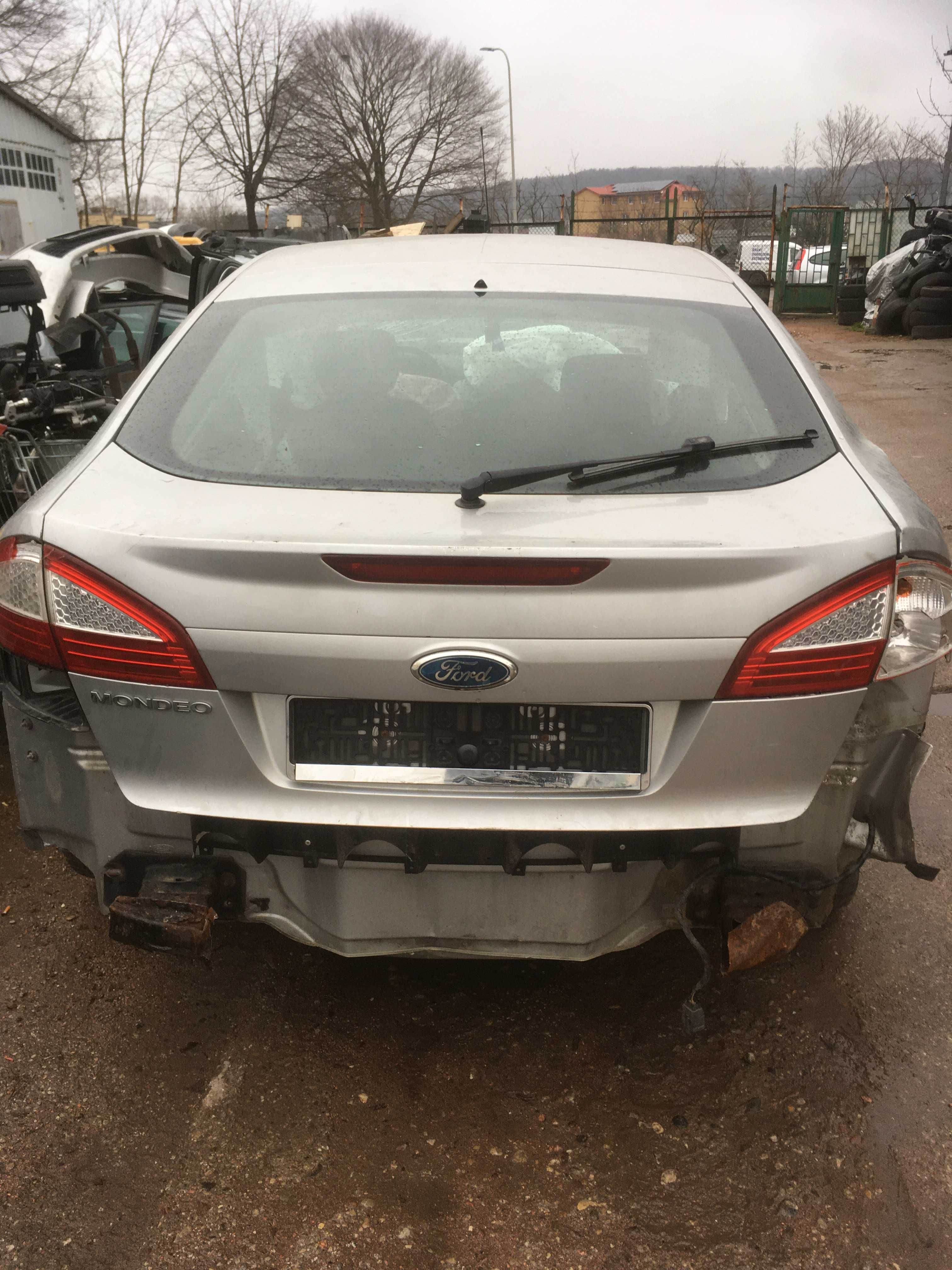 zderzak przedni  srebrny ford mondeo mk4 HB kolor 66