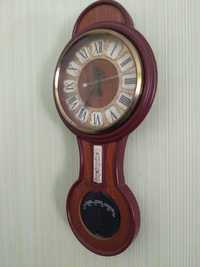 Годинник старовинний  з термометром, фотоапарати