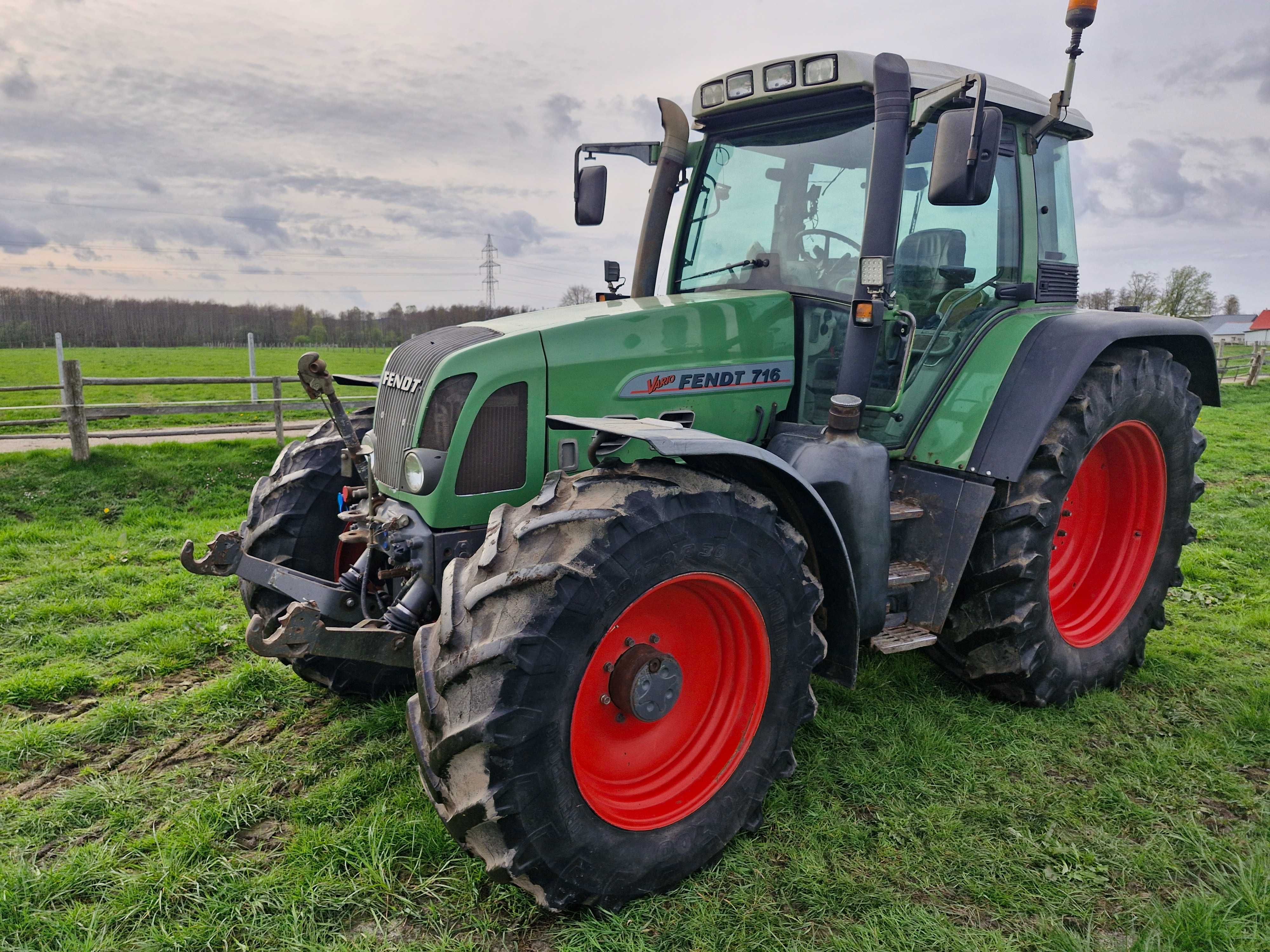 Ciągnik fendt 716