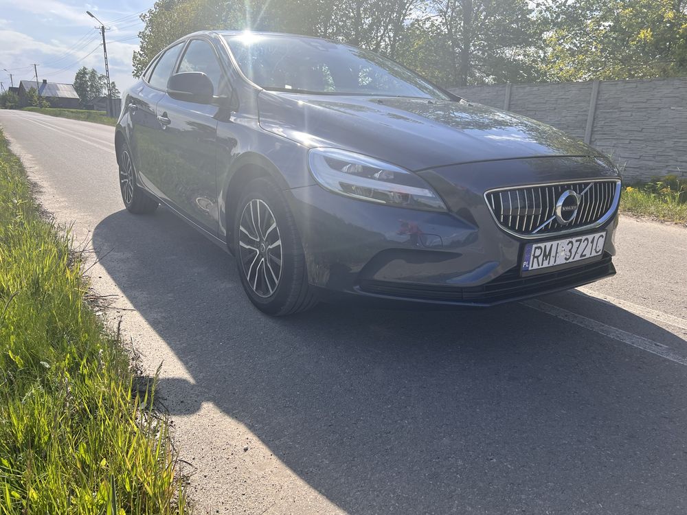 Volvo v40 2.0 benzyna  2019