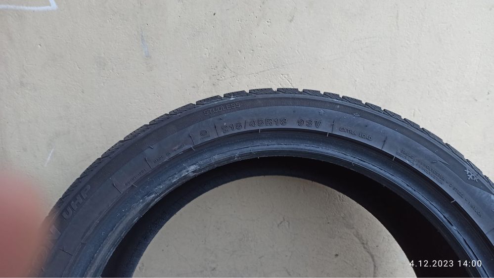 komplet opon zimowych 215/45R18 używane jeden sezon zimowy