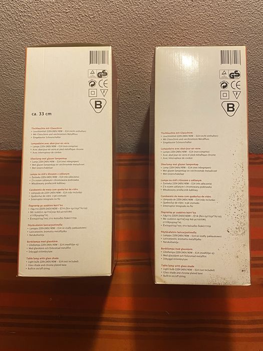 Candeeiro de mesa com abajur de vidro – Novo na caixa