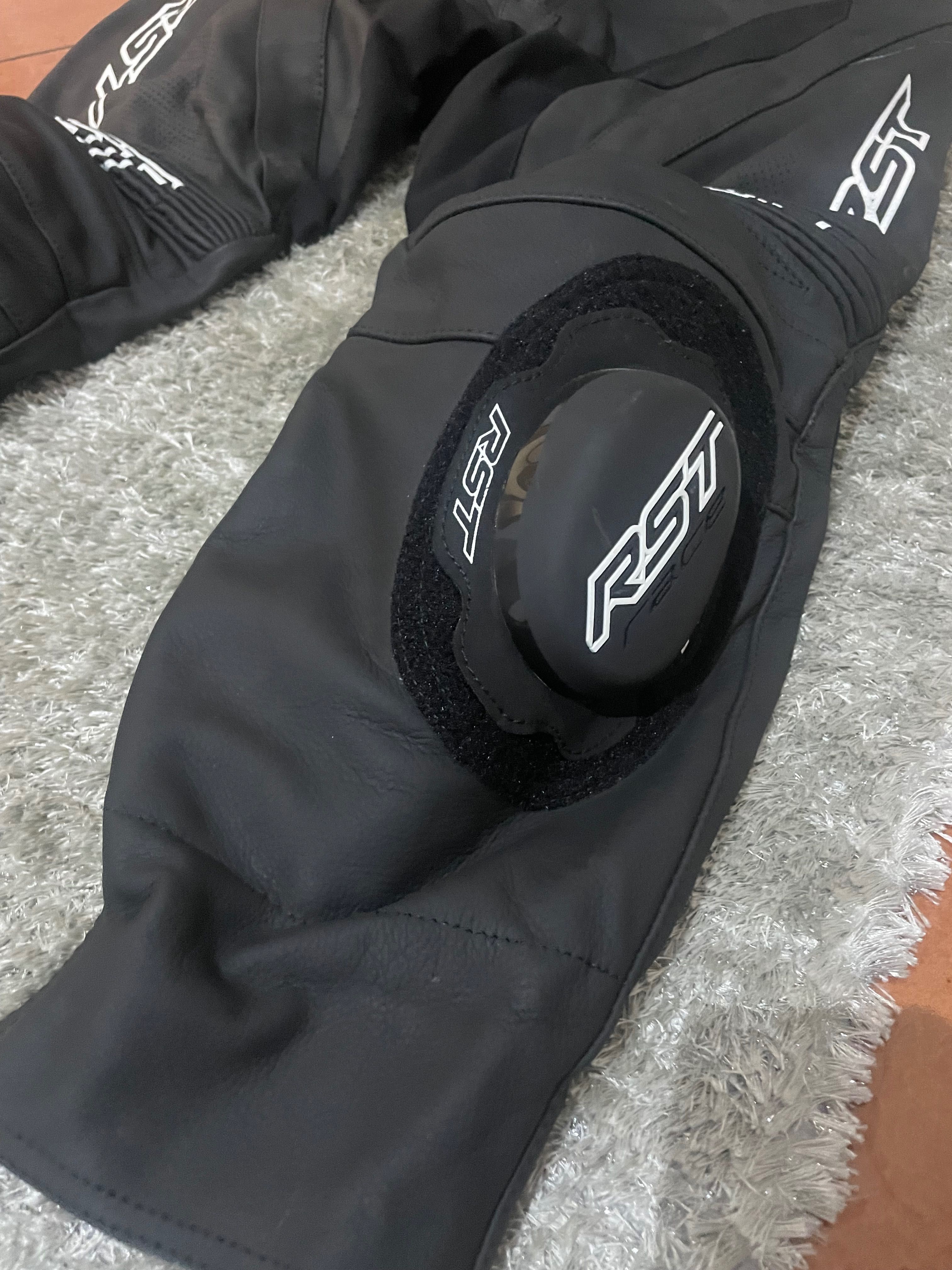 Calça Rst novas T4XL