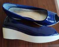 Туфли женские лаковые ярко синего цвета р.25
