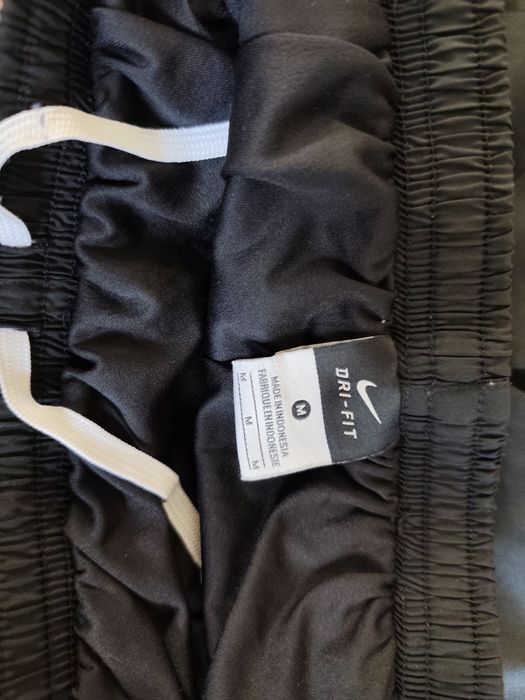 Spodenki joggingowa Nike. Damskie M.