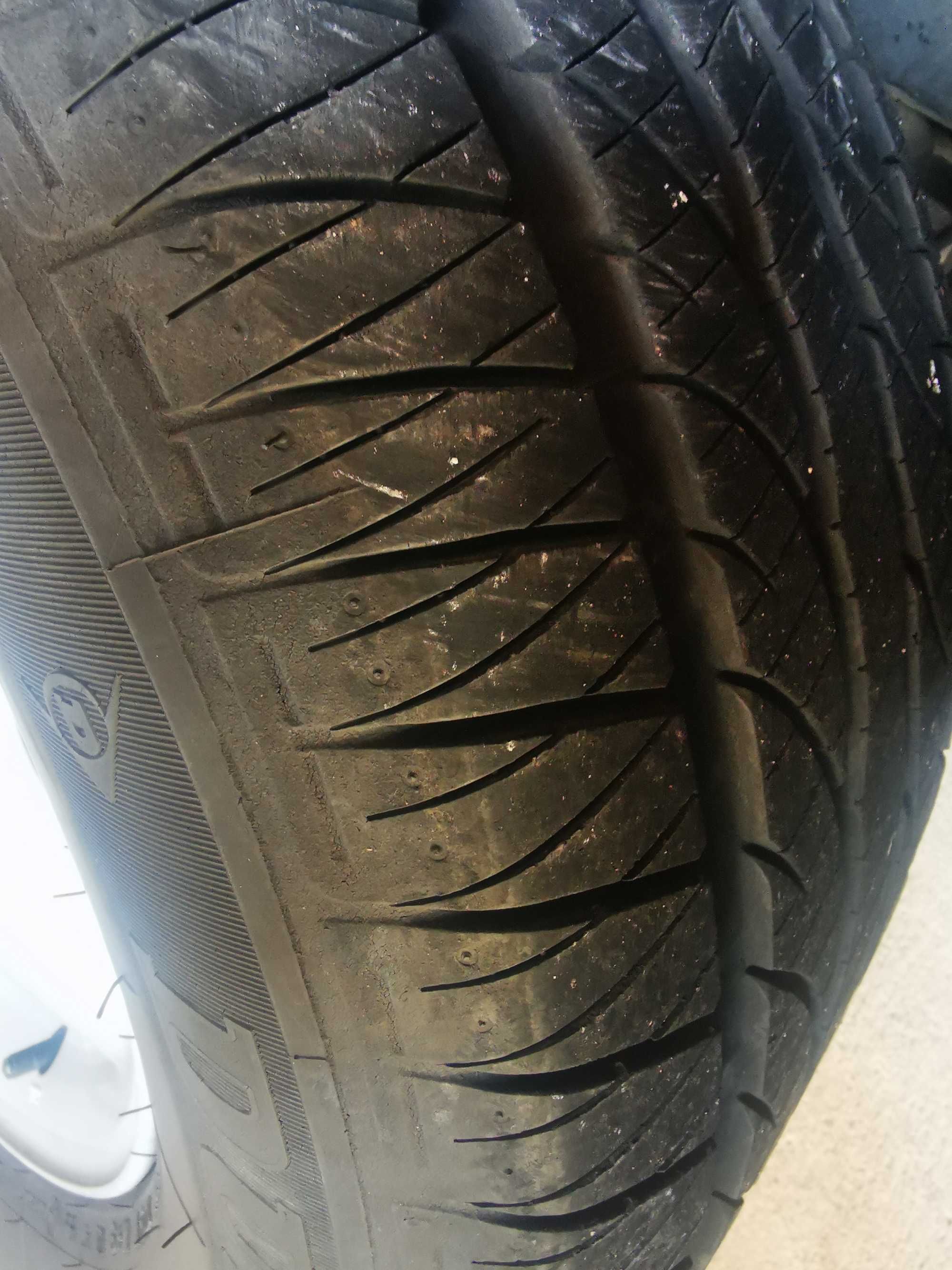 Pneus dunlop  275  55.   17