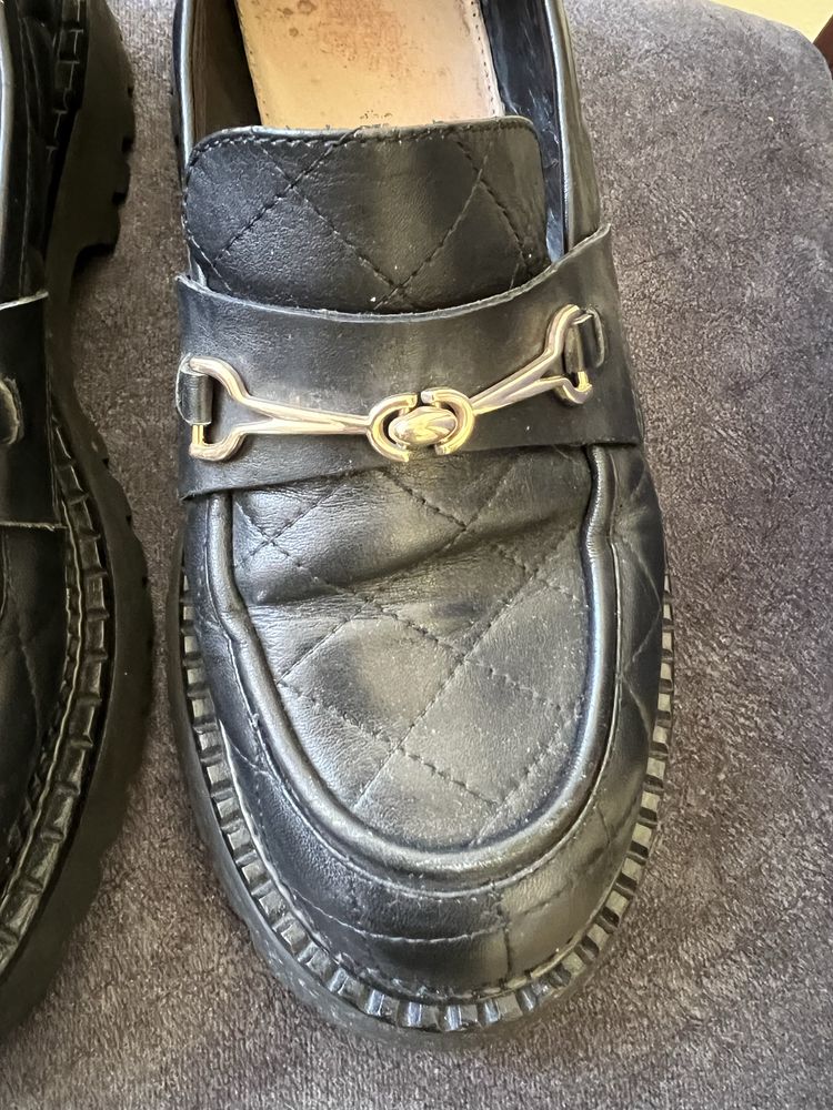 Mokasyny loafersy półbuty Tuffoni czarne na platformie r.37