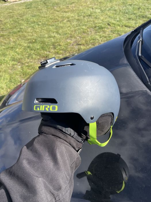 2 Шоломи  Giro/SMITH (лижні-бордичні)