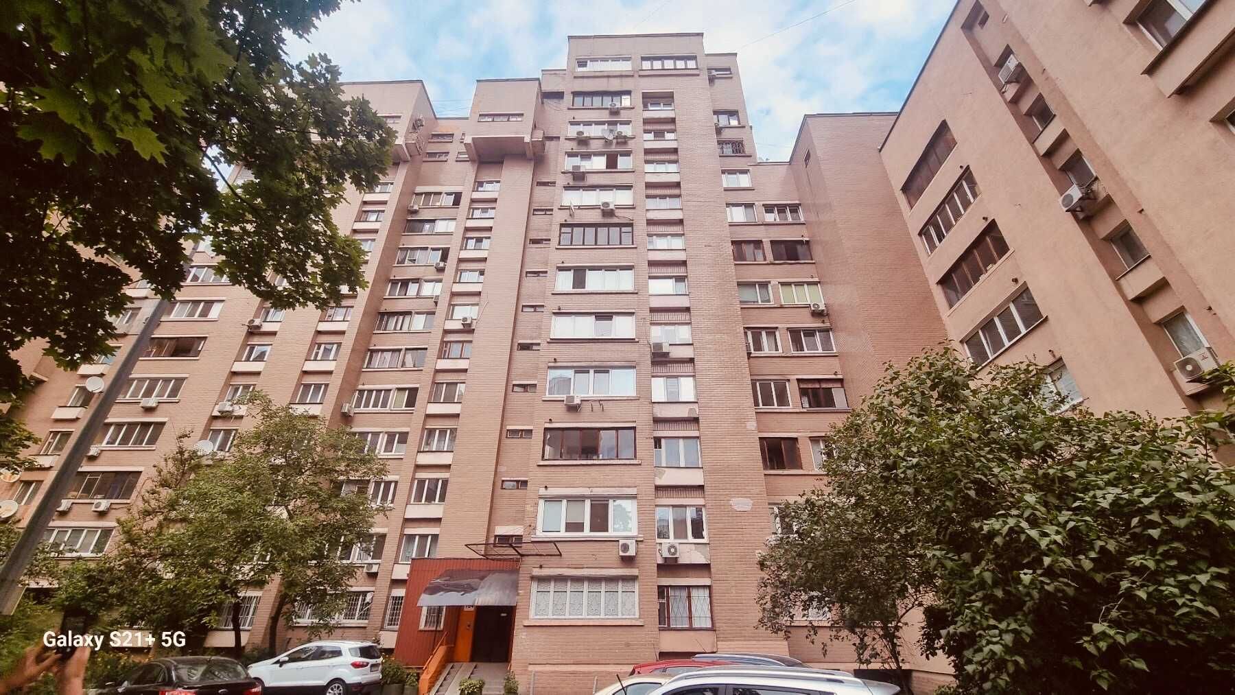 Продажа 3 комнатная квартирі 73 кв.м. на ул.Антоновича 100