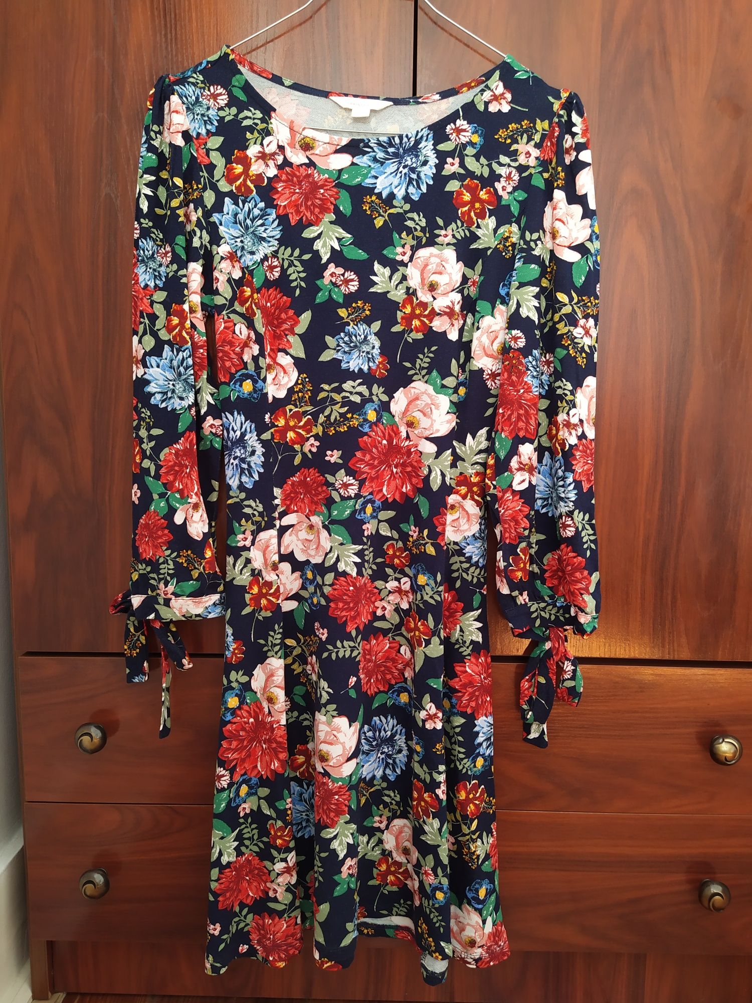 Vestido com flores - Tamanho S