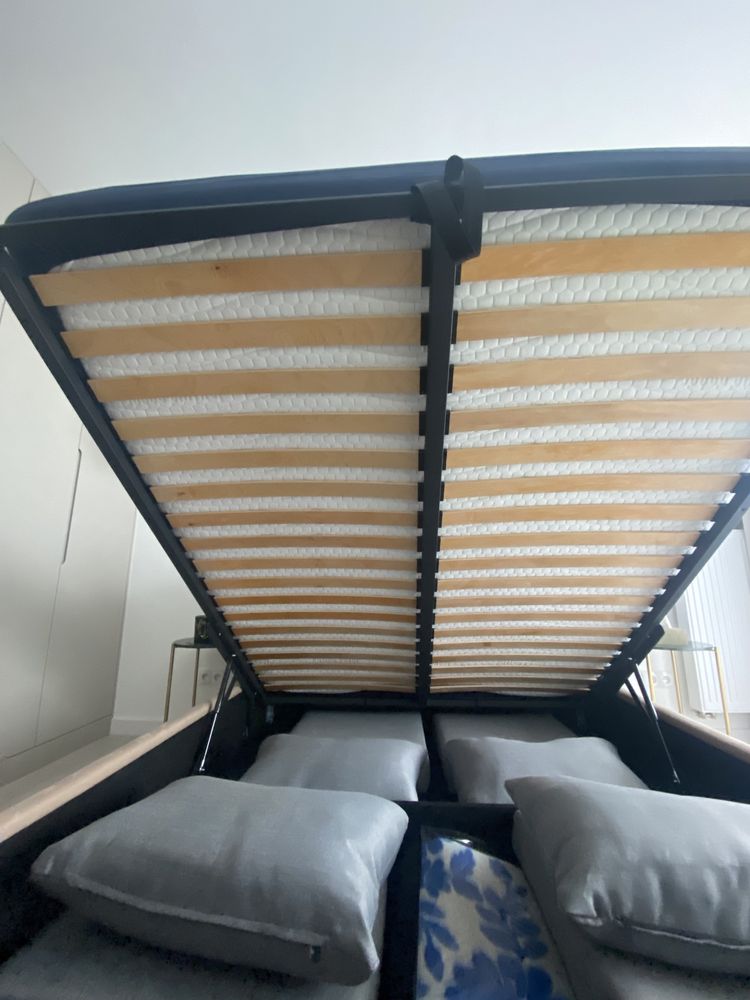 Welurowe łóżko tapicerowane 160x200