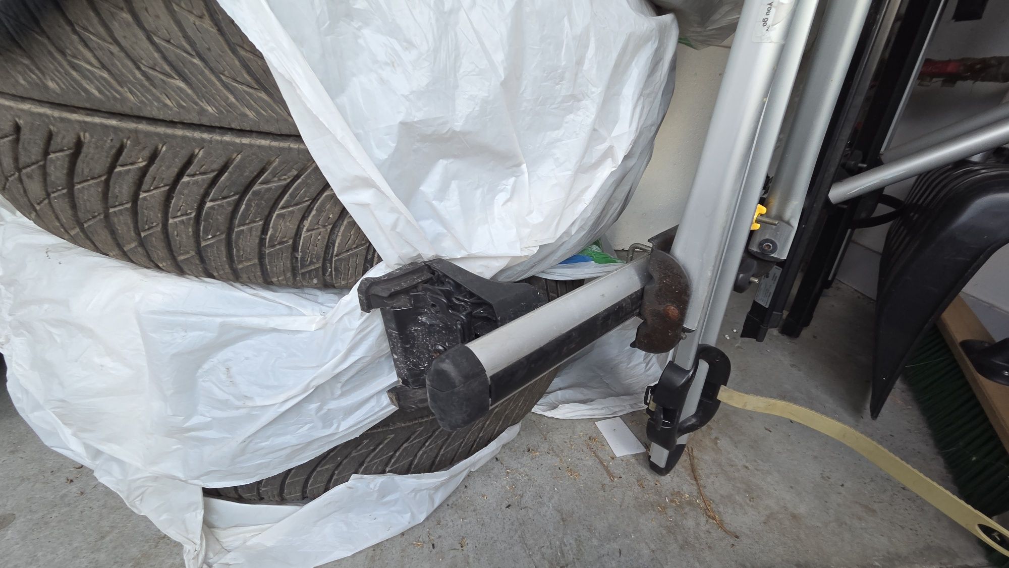Bagażnik dachowy Belki THULE plus 4 proce na rower