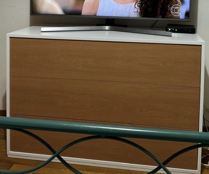 Comoda usada dois meses