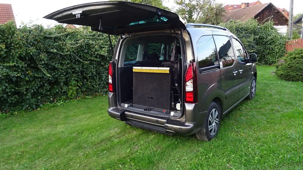 Peugeot Partner BENZYNA . Dla niepełnosprawnych. RAMPA. NAJAZD