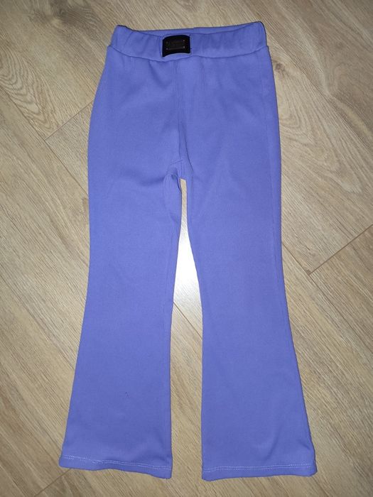 Prześliczne, prążkowane dzwony rozmiar 128 cm