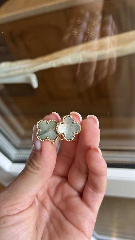 Продам серьги Van Cleef & Arpels