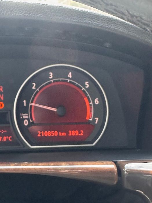 Продам Бмв е65 740і
