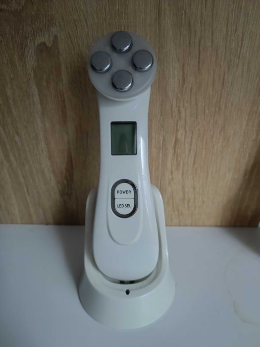 Мікрострумовий масажер для обличчя Photon EMS LED