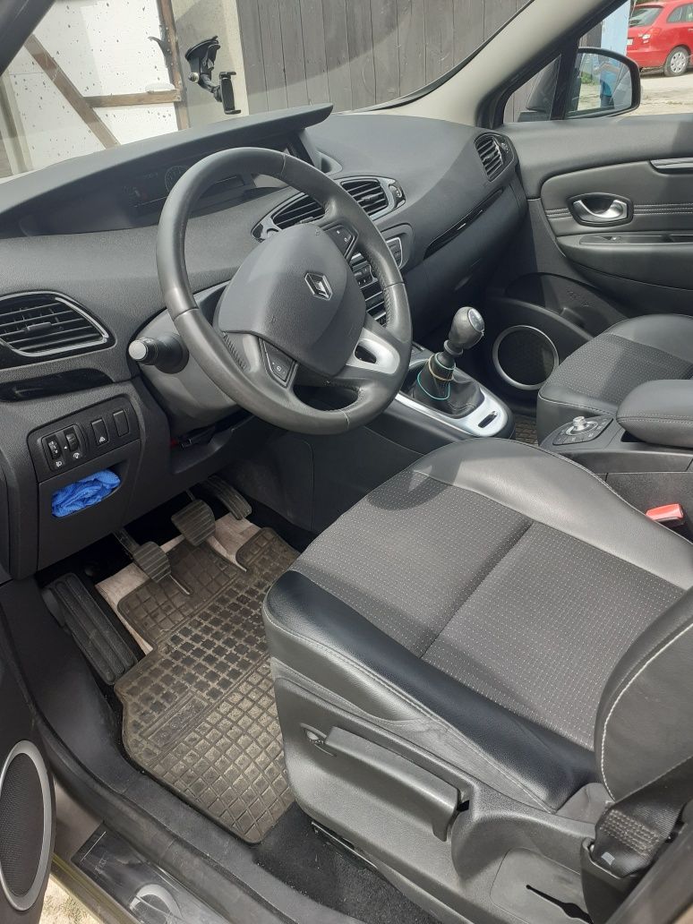 Renault scenic 1.6 2011r