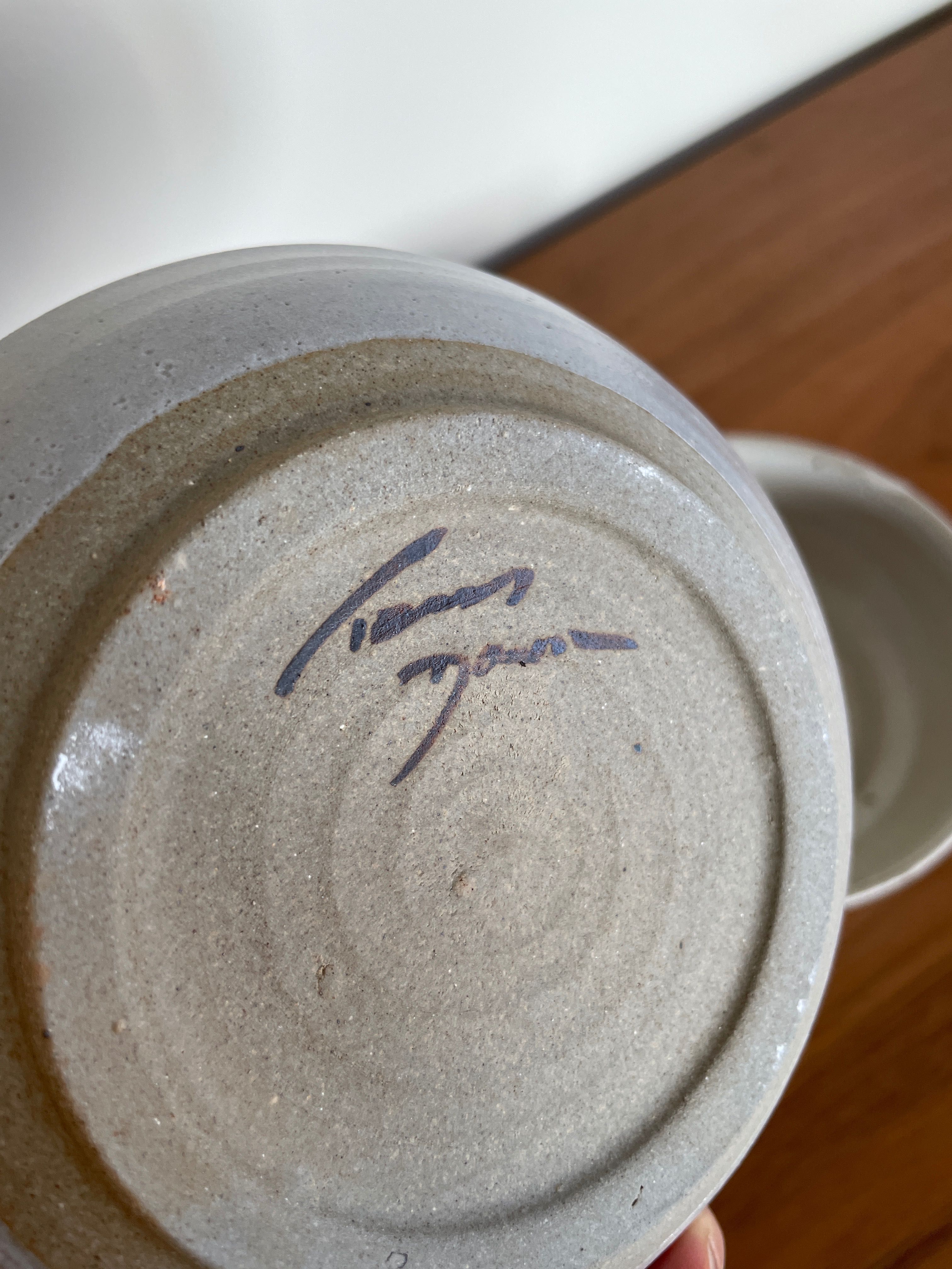 Dwie miseczki ceramiczne szare sygnowane