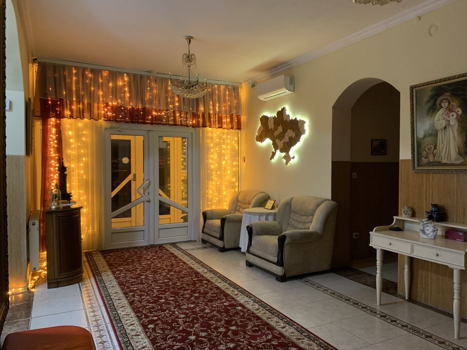 2к квартира подобово .Кіцмань.центр.