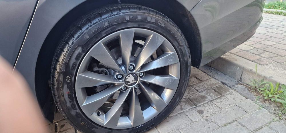 Oryginalne kola zimowe do Volkswagen Skoda, felgi alu  8.0Jx18H2 ET41