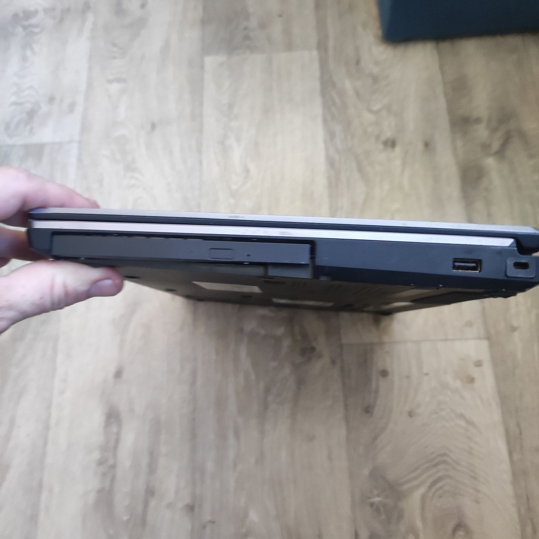 Laptop Fujitsu n730