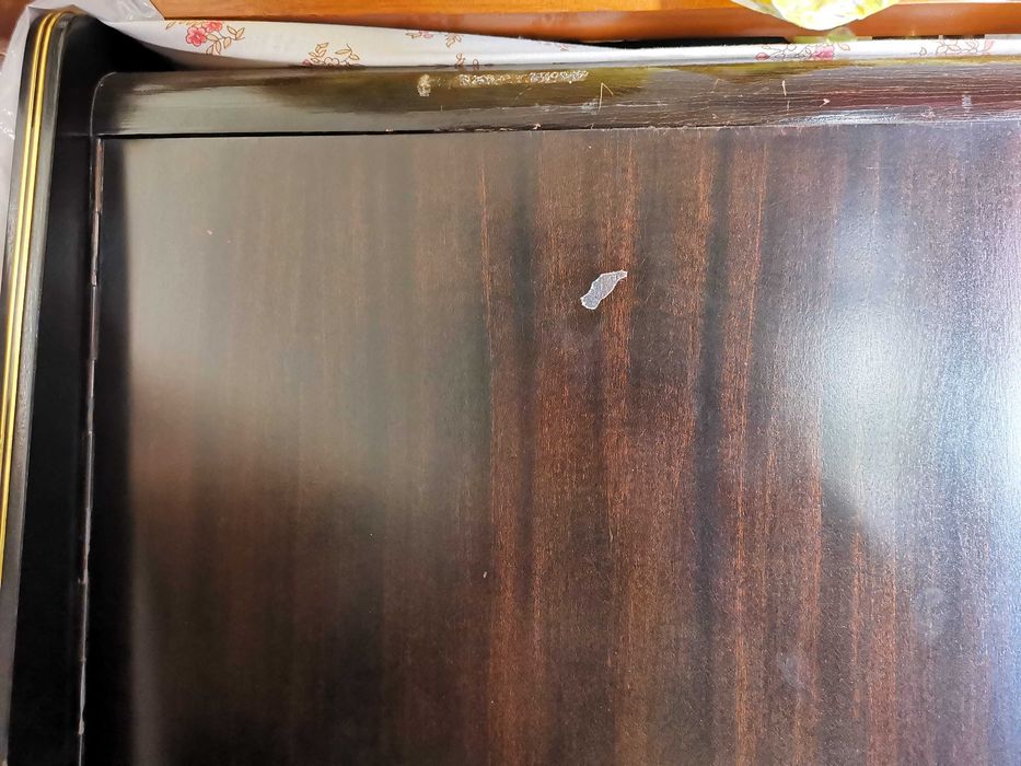 Roupeiro preto estilo vintage