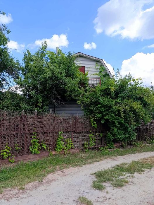 Дачний будинок -затишок і спокій !