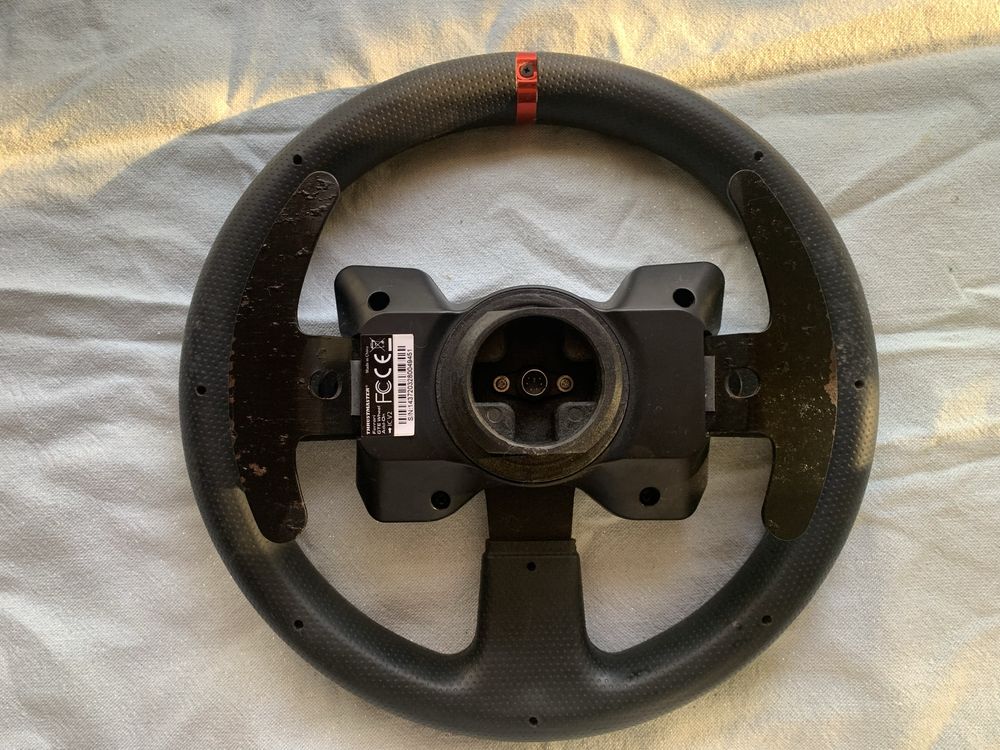 2 volantes thrustmaster