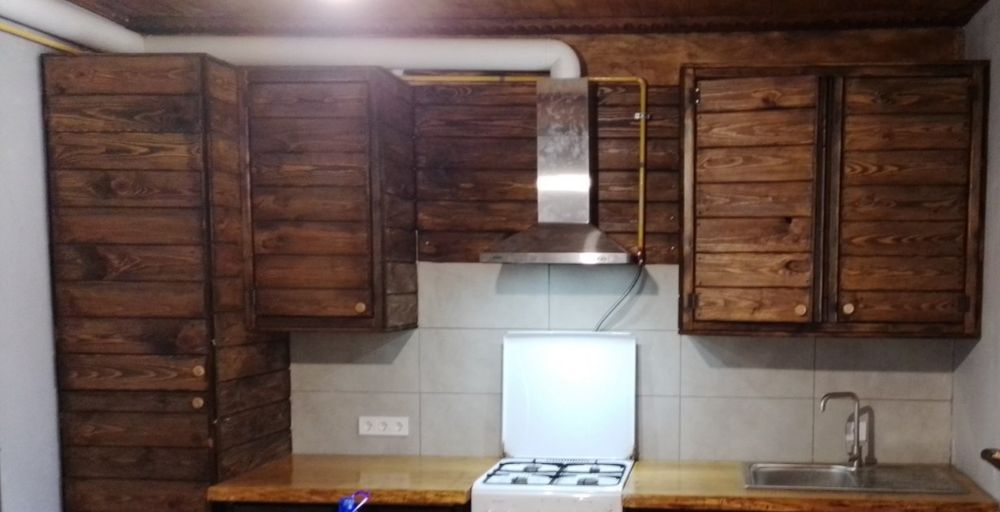 Мебель из дерева,кухонные шкафы под заказ.