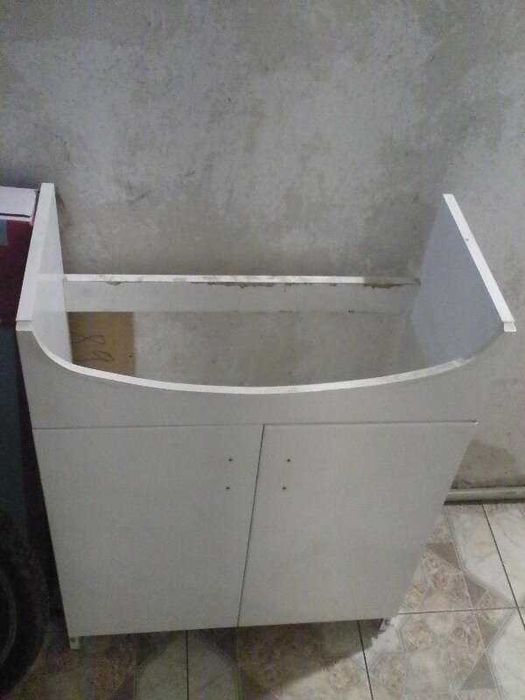 Тумба под умывальник с дверцами в ванную комнату