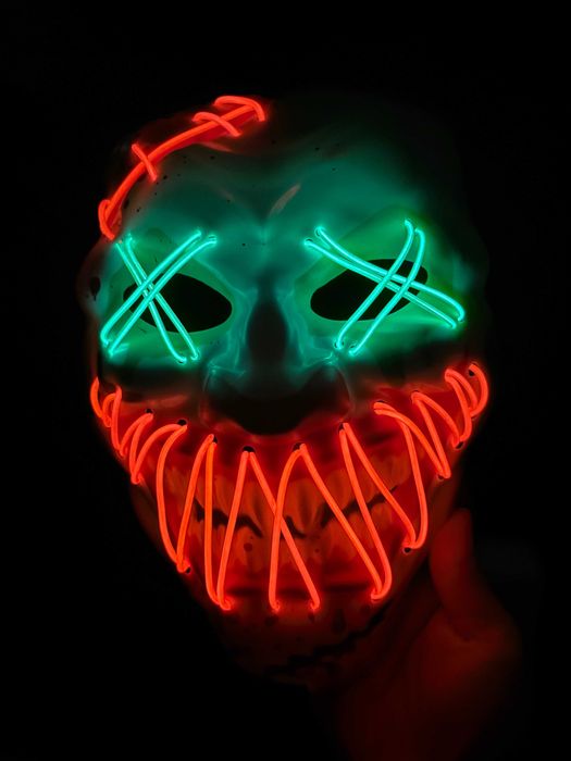 Máscara Halloween nova