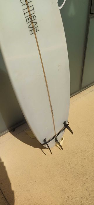 6'6 HABITUS Surf Board - Minimal Wear, Fins and Leach - Custom Made!!