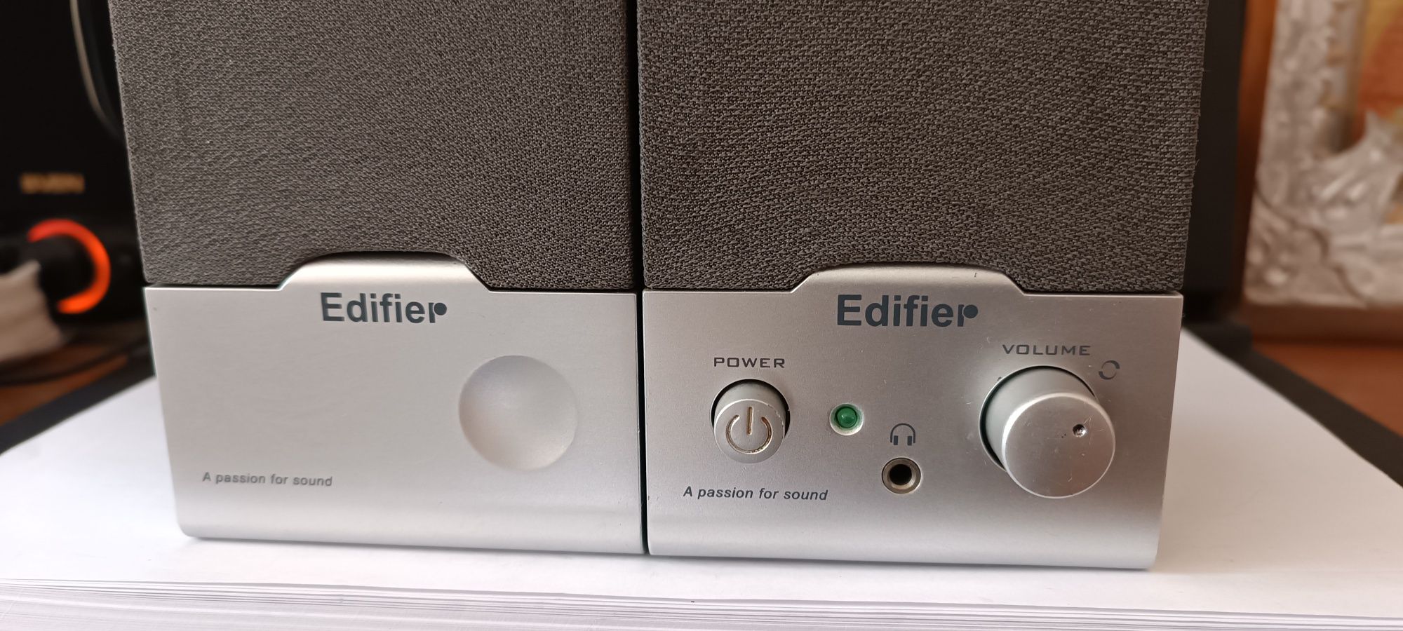 Продам Акустику система EDIFIER R18