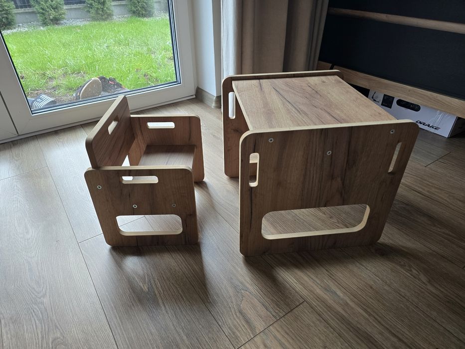 Stolik z krzesełkiem dla dziecka