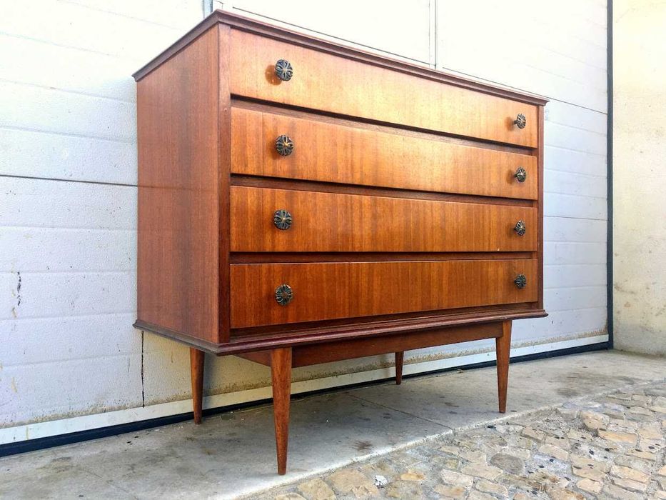 Cómoda olaio Vintage + 1m comp X 46prof X 85alt.