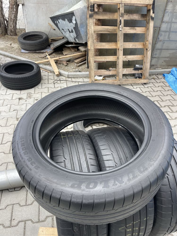 Колеса/резина/гума 235/55R19 Dunlop