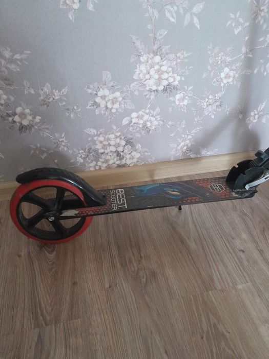 Продам  дитячий  самокат