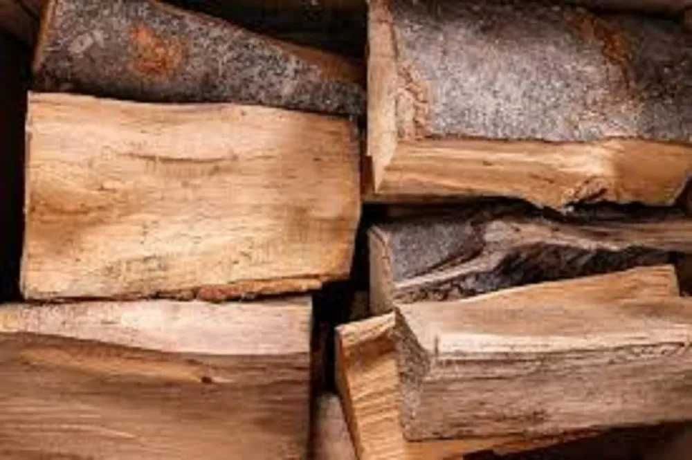 Drewno kominkowe/opałowe, sezonowane, pocięte i połupane.